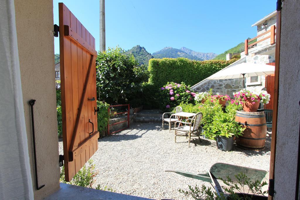 A Mandria, Appartements Avec Cuisine 30M2, Patio, Vue Montagnes Et Citadelle, 5 Minutes A Pied Du Centre Ville Et Des Rivieres Corte  Værelse billede