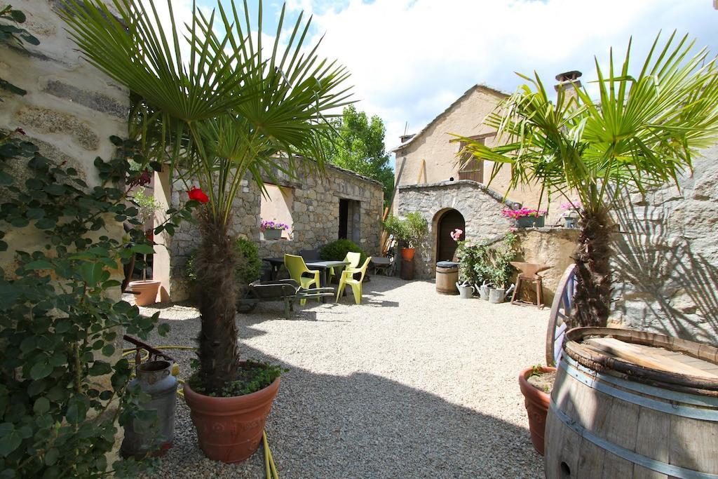 A Mandria, Appartements Avec Cuisine 30M2, Patio, Vue Montagnes Et Citadelle, 5 Minutes A Pied Du Centre Ville Et Des Rivieres Corte  Værelse billede