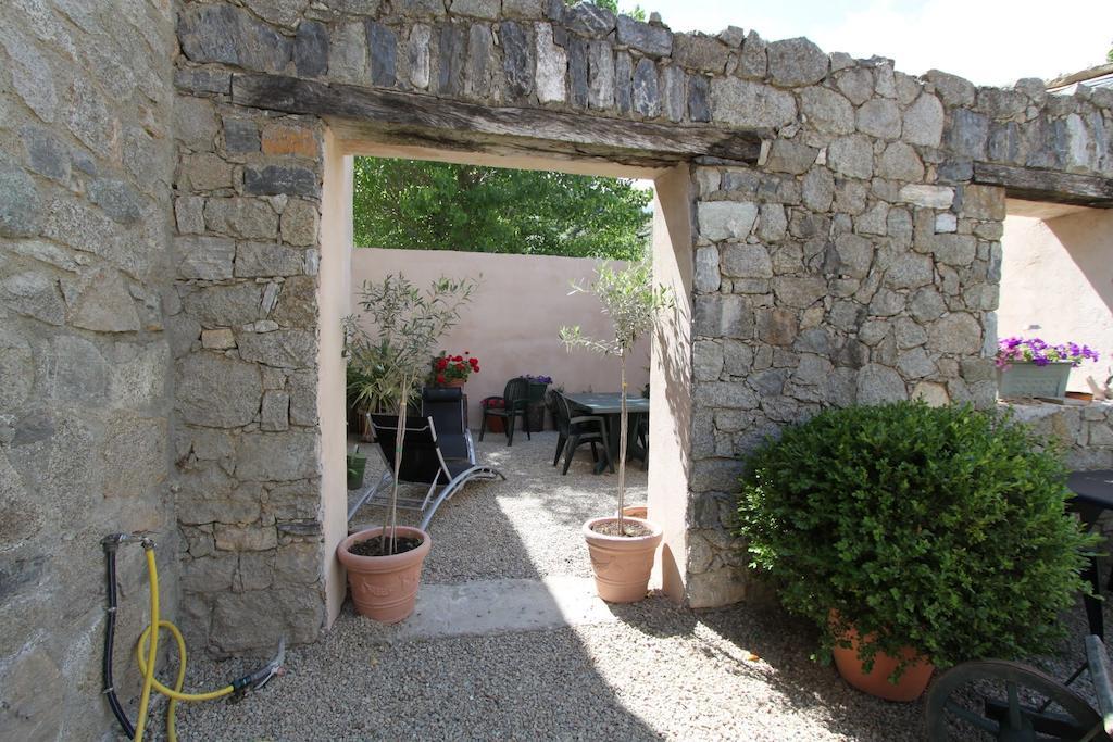 A Mandria, Appartements Avec Cuisine 30M2, Patio, Vue Montagnes Et Citadelle, 5 Minutes A Pied Du Centre Ville Et Des Rivieres Corte  Værelse billede